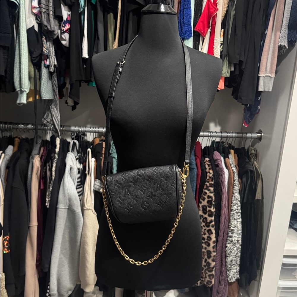 Louis Vuitton bumbag black - Picture 4 of 13